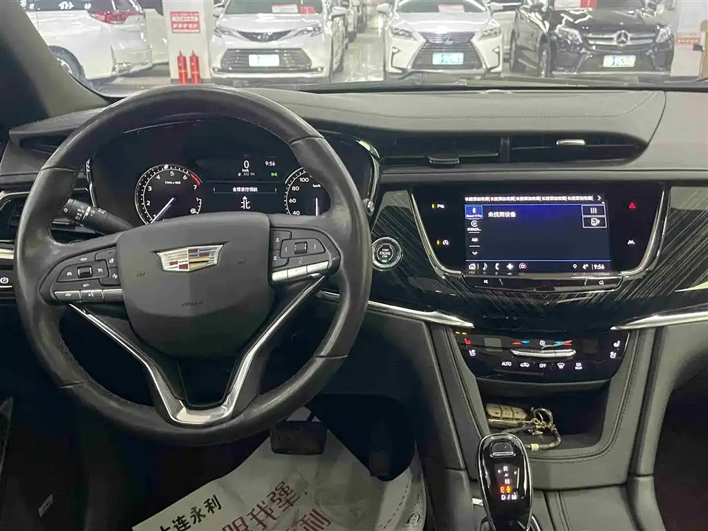 CADILLAC XT6