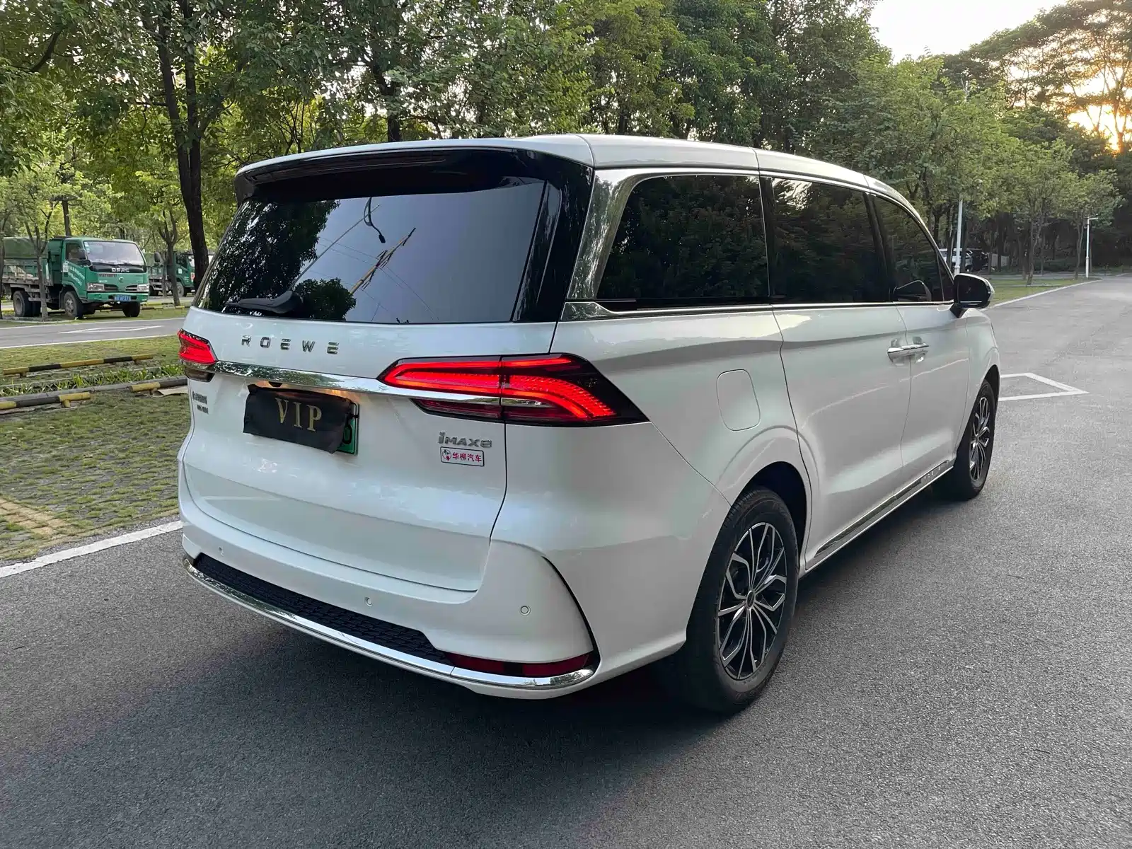 Фото 18 - Roewe iMAX8 EV