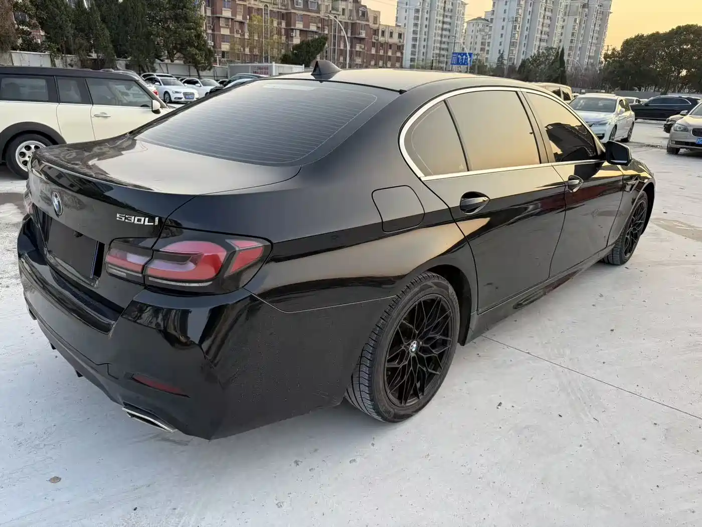 BMW 5 Series 2012 530Li Leadership фото 8
