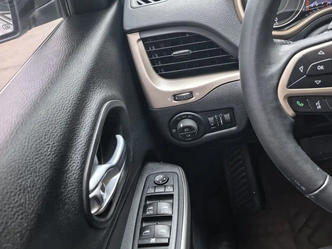 Jeep Cherokee 2018 2017 2.0L Superior Edition