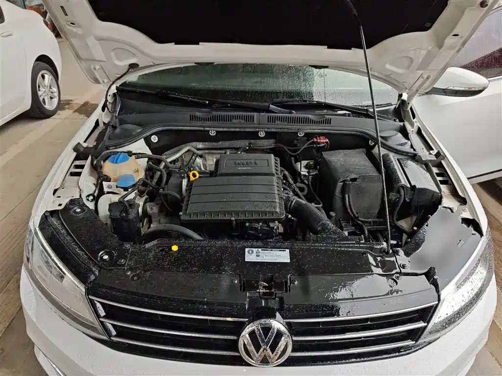 Volkswagen Sagitar 2018 1.6L Automatic Comfort фото 16
