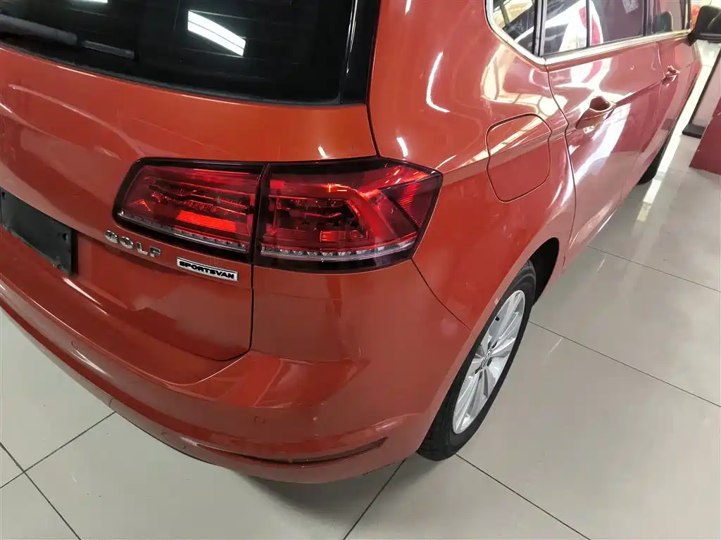Volkswagen Golf Sportsvan 2016 230TSI Automatic Progressive фото 24