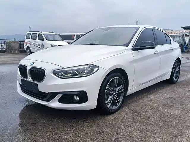 BMW 1 SERIES
