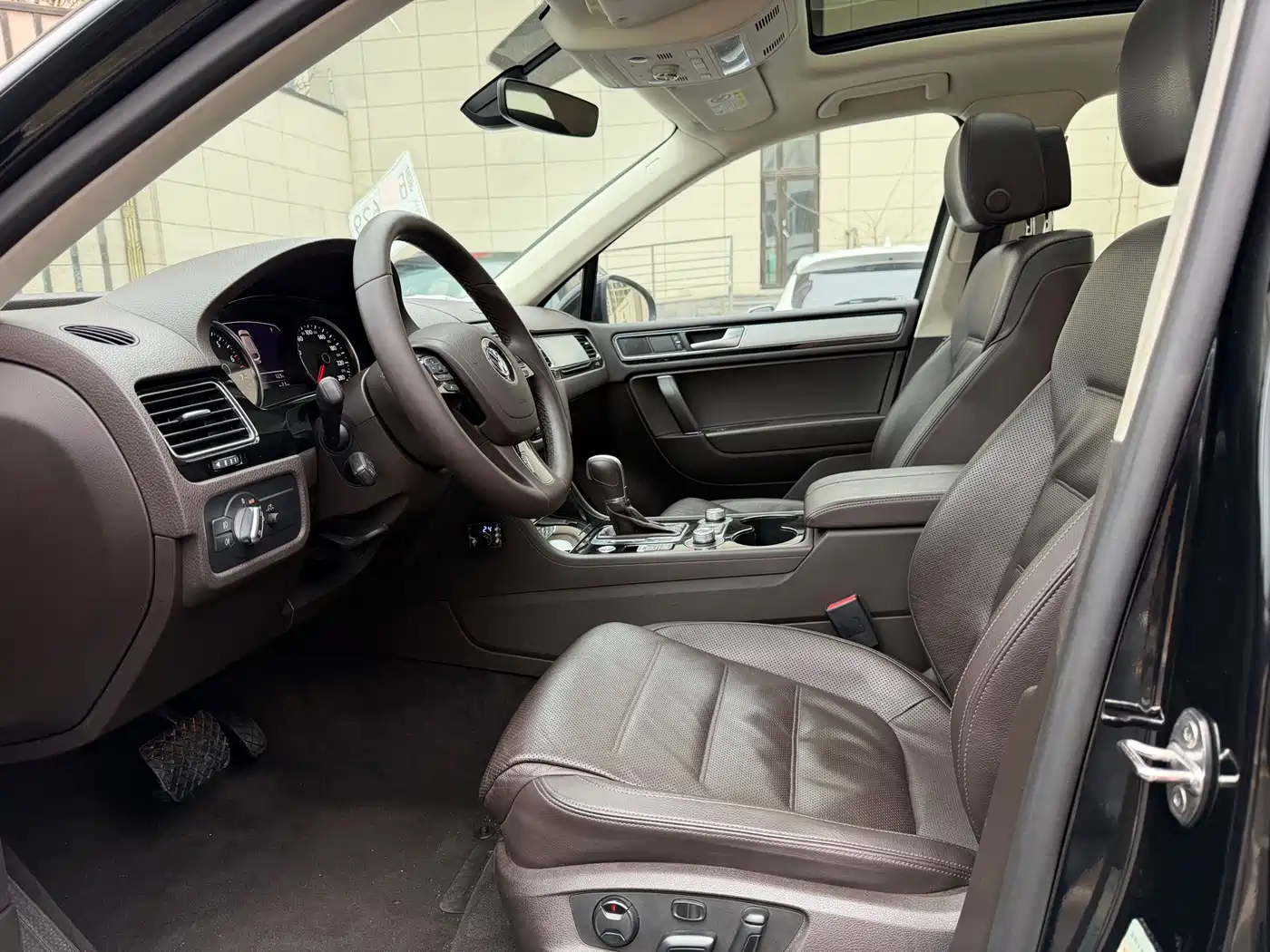 Volkswagen Touareg 2017 3.0TSI Explorer Edition фото 8