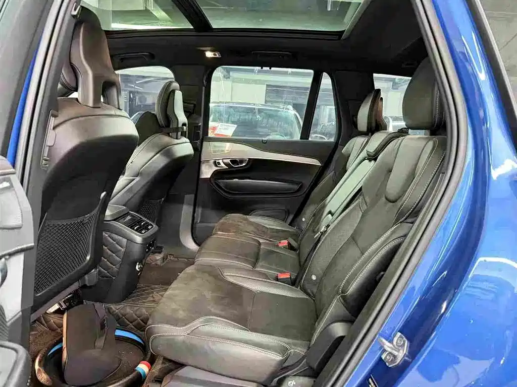 Фото 4 - Volvo XC90