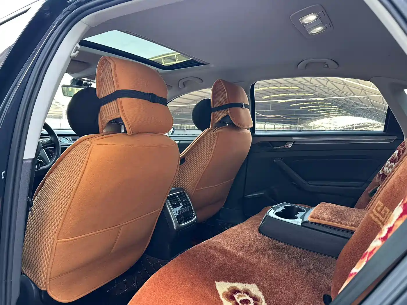 Volkswagen Passat 2016 330TSI DSG Honor Edition фото 9