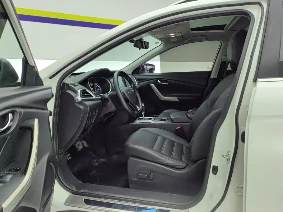 Venucia T90 2018 2018 2.0L CVT Smart Connection Intelligent Edition China V