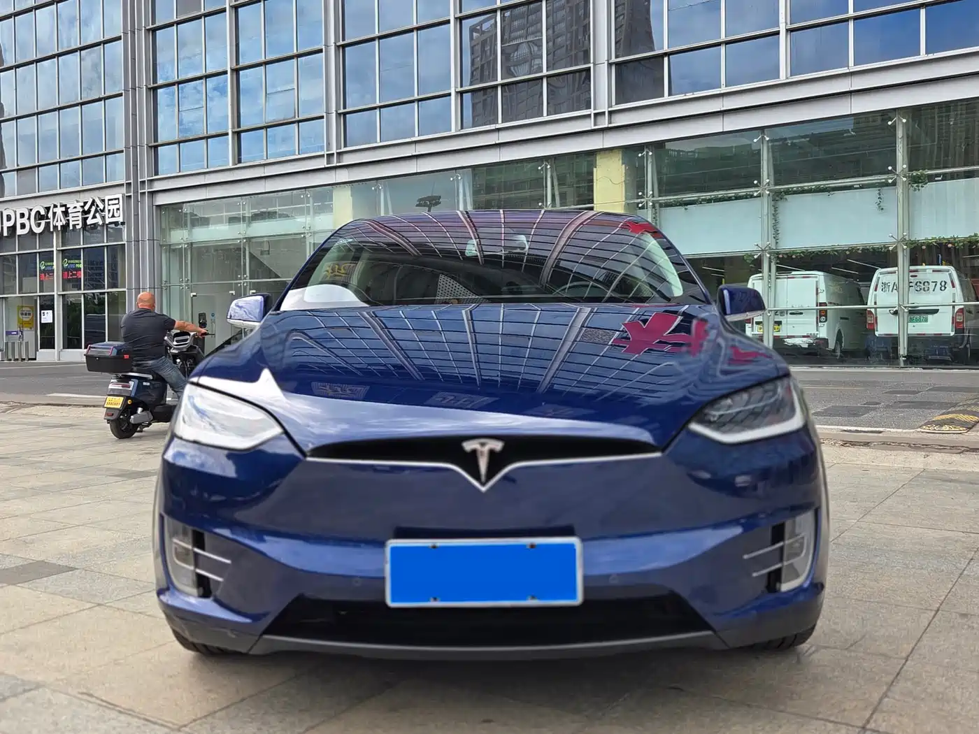 TESLA MODEL X