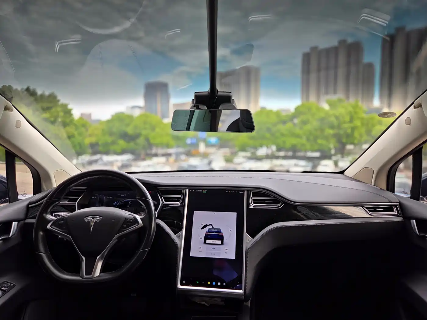 TESLA MODEL X