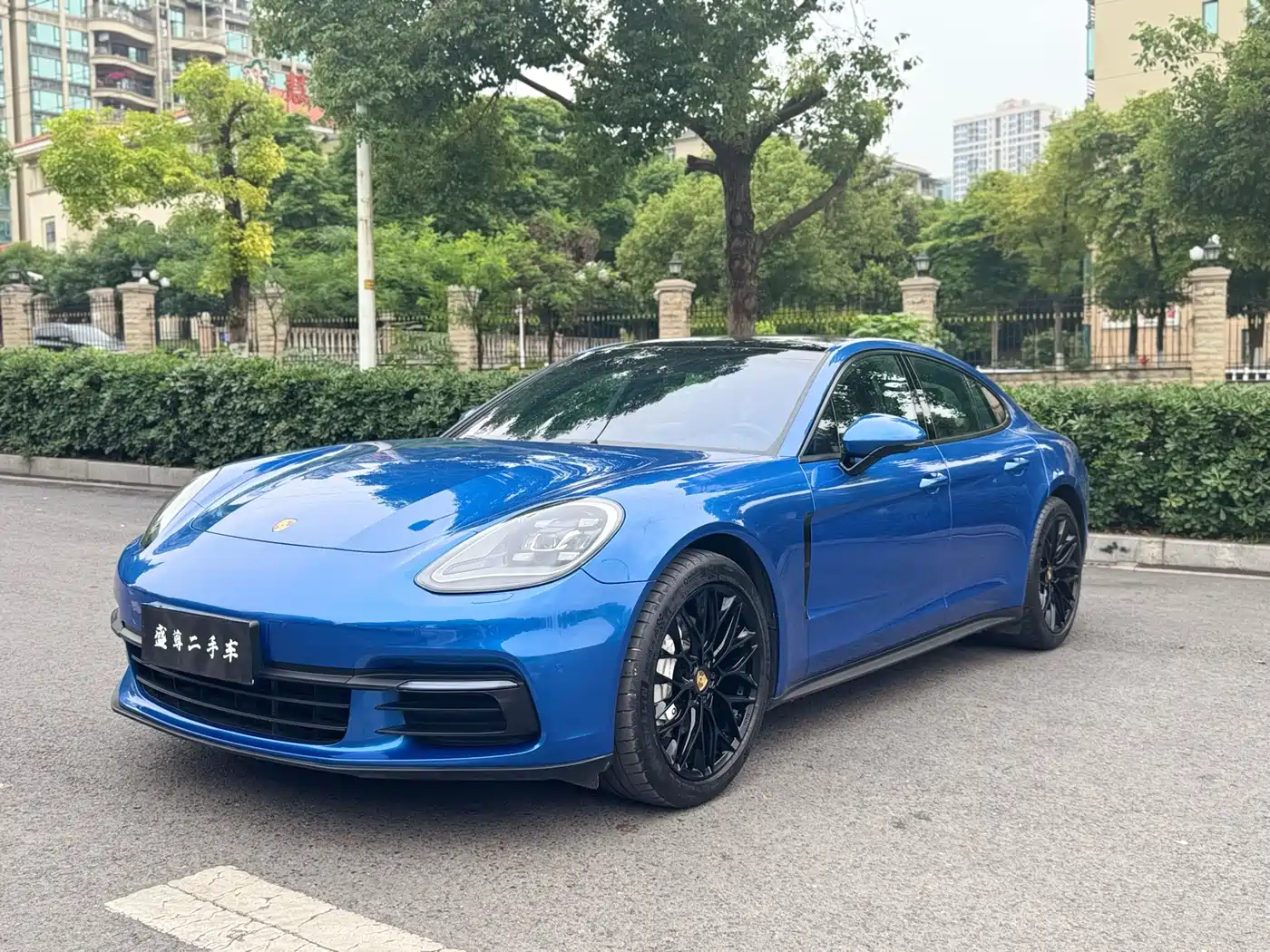 Фото 1 - Porsche Panamera