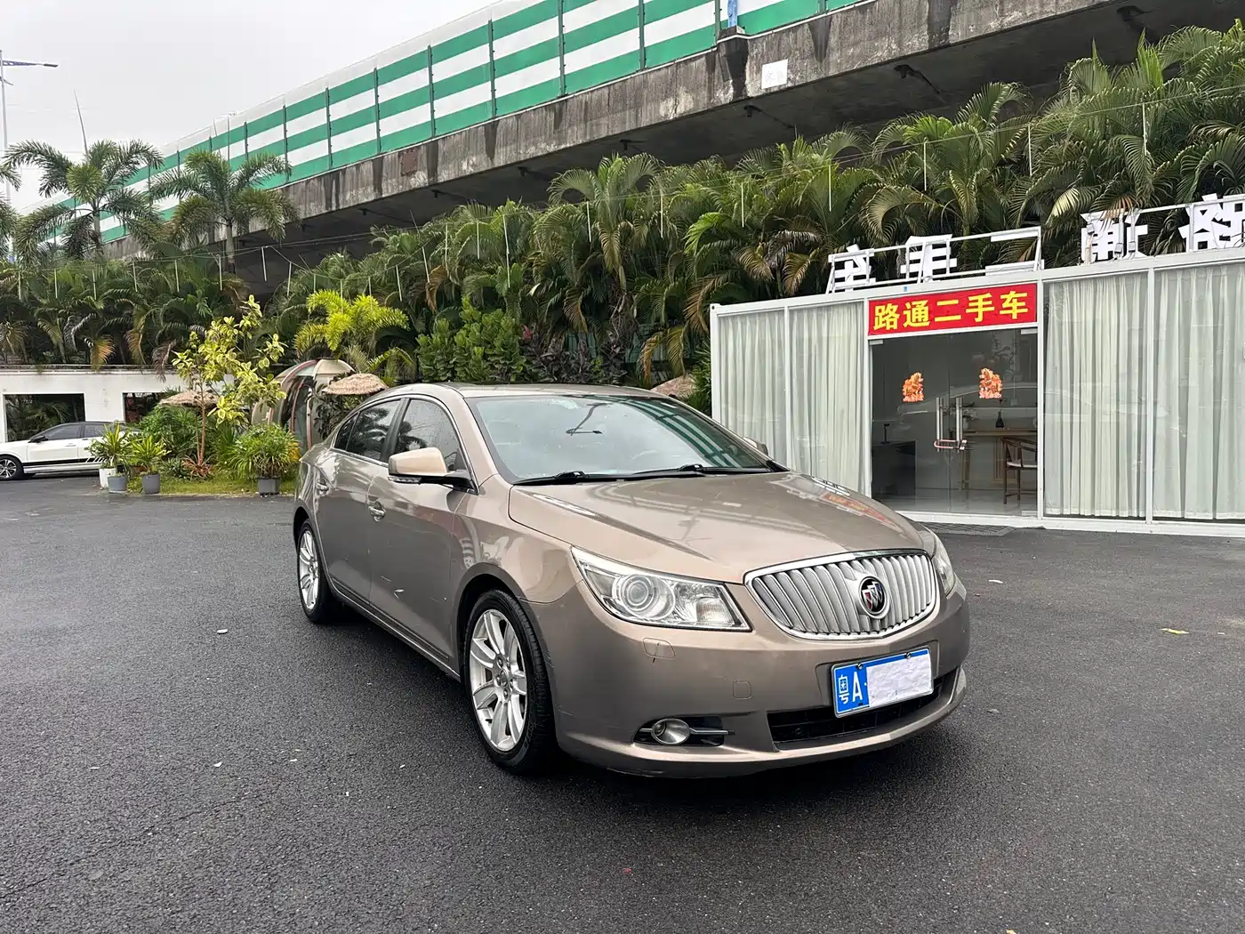 Buick LaCrosse 2010 2.4L Luxury фото 3
