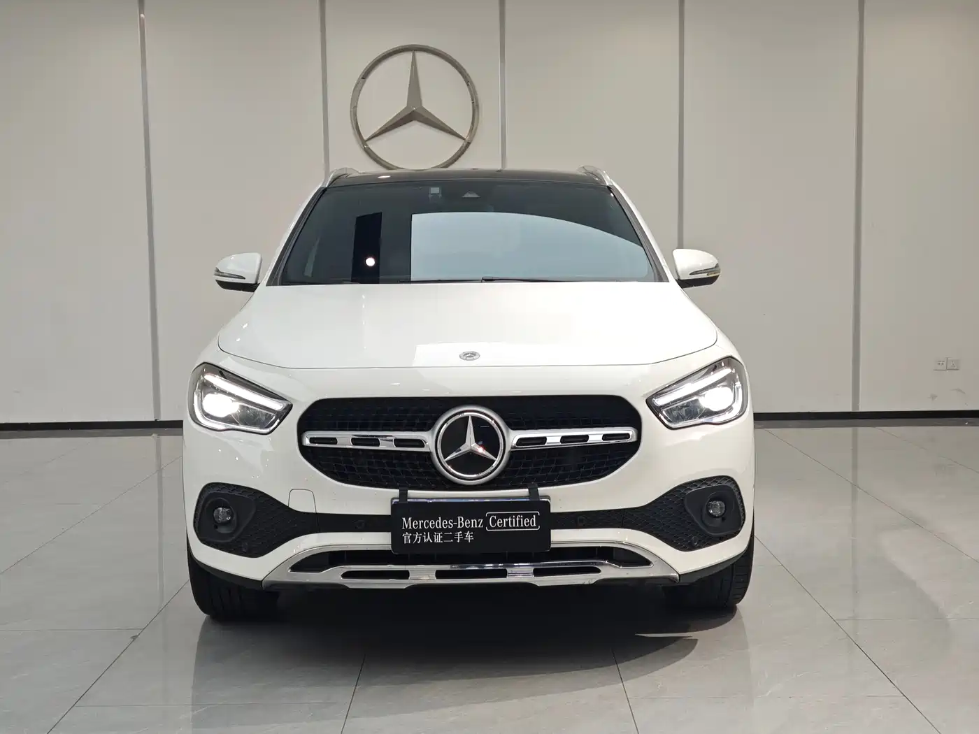 MERCEDES-BENZ GLA
