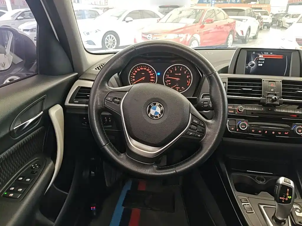 BMW 1 Series (Import) 2017 2016 120i Leading Model