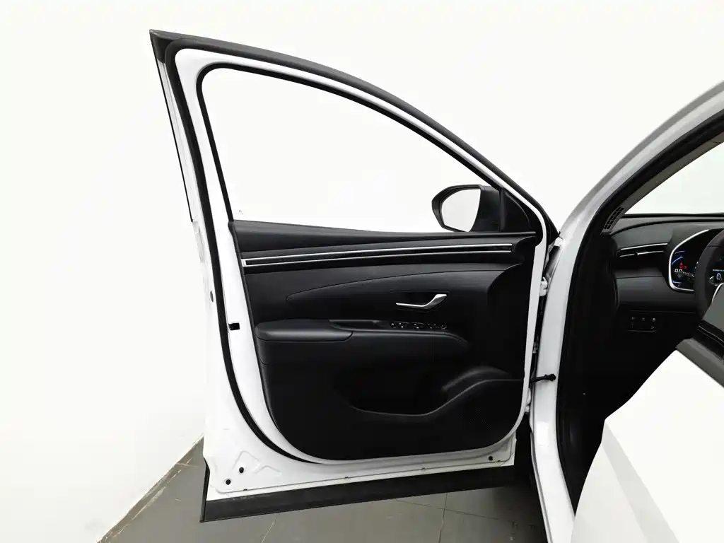 Фото 8 - Hyundai Tucson