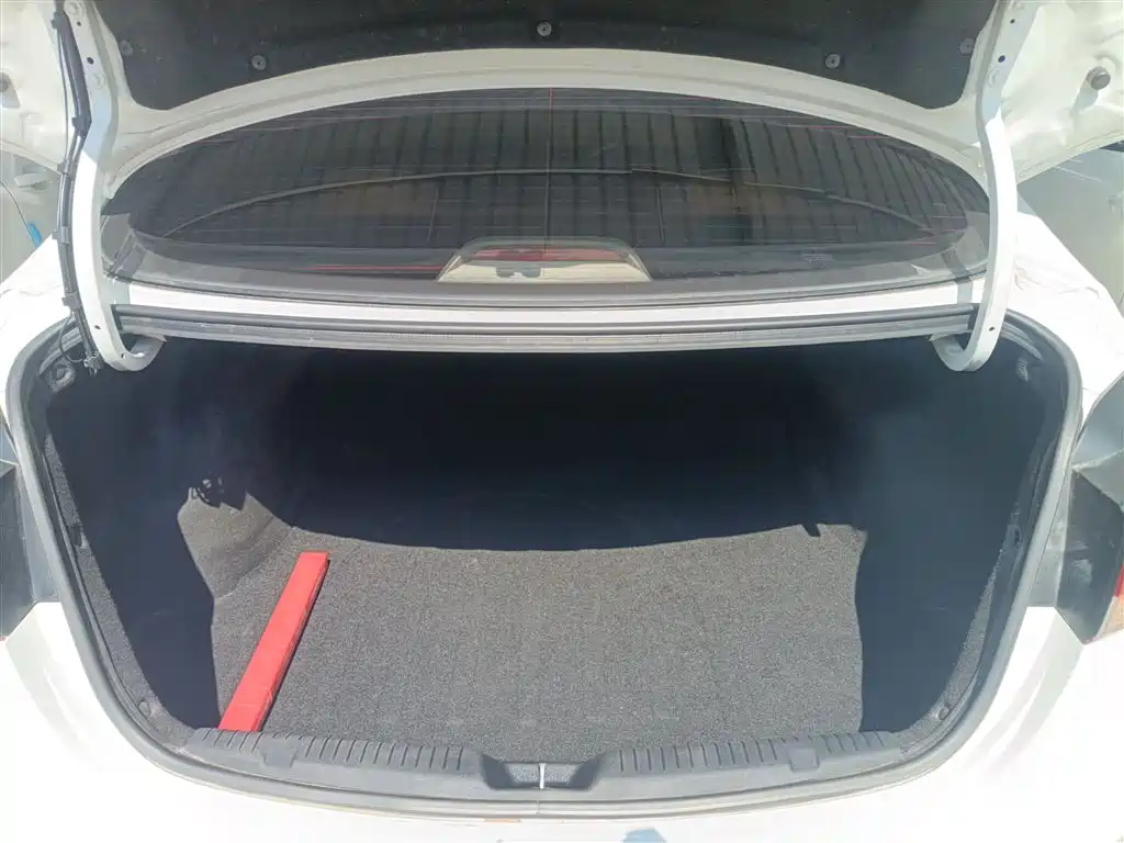 Hyundai Langdong 2012 1.6L Automatic Fashion фото 15