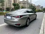 صورة 25 - Lexus ES