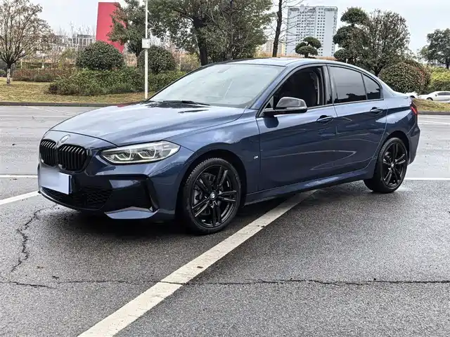 BMW 1 Series 2023 125i M Sport Shadow Edition