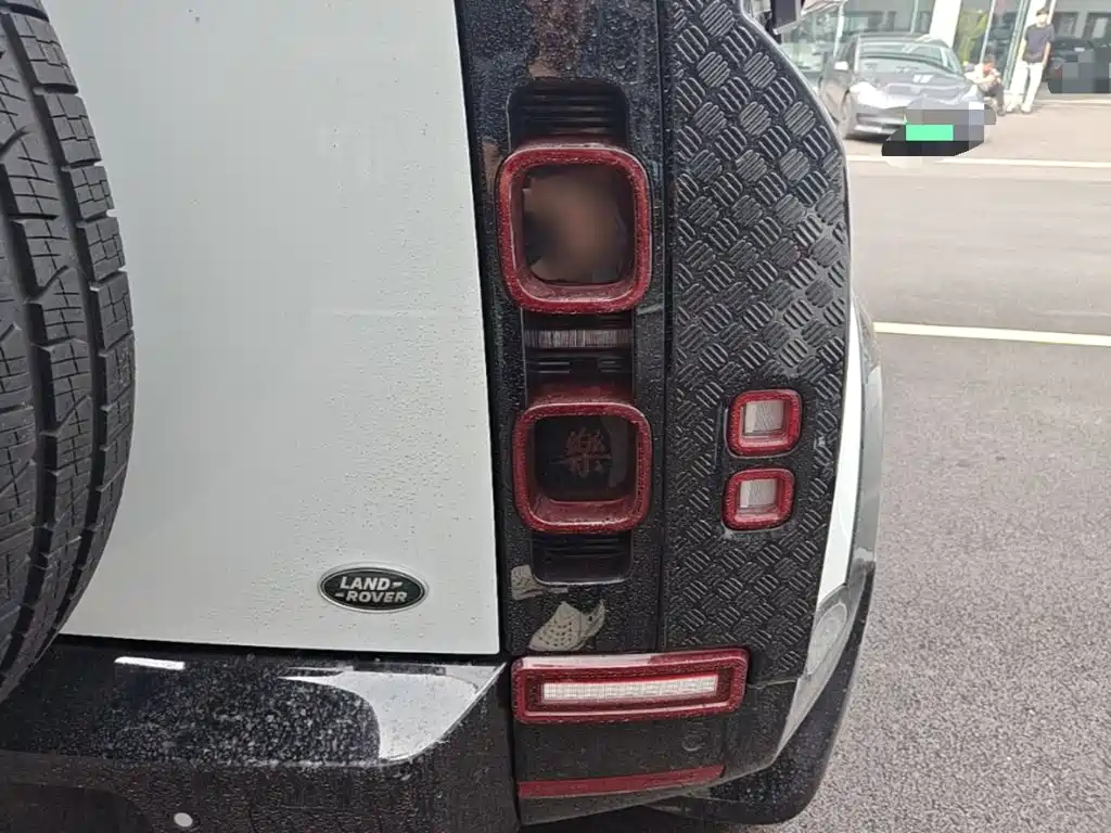 Land Rover Defender 2025 2025 110 3.0T P400 Dark Special Edition