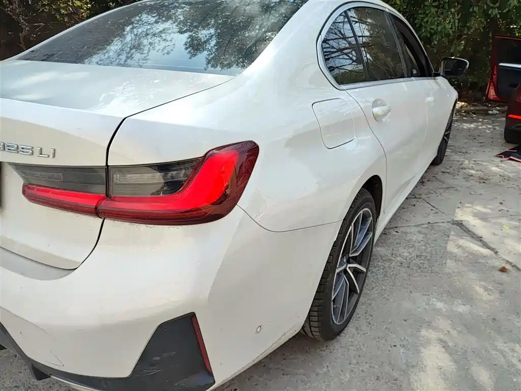 BMW 3 Series 2024 325Li M Sport Package фото 8