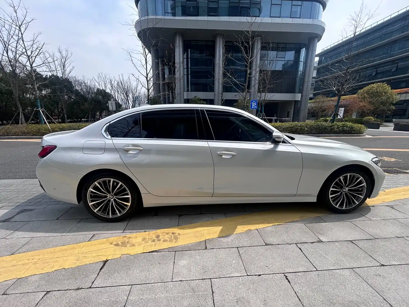 BMW 3 Series 2020 325Li Launch Edition фото 6