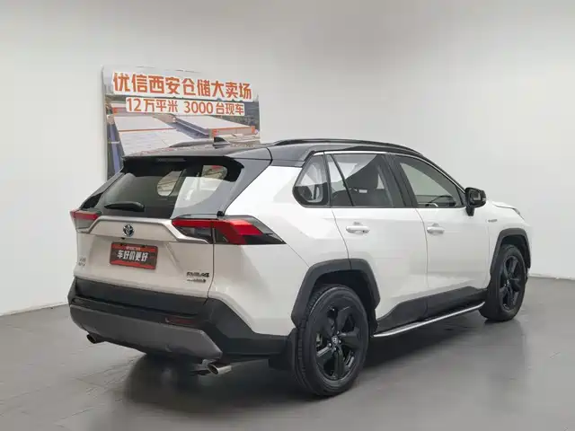 Toyota RAV4 Rongfang 2020 Hybrid 2.5L E-CVT AWD Flagship Edition — фото 2