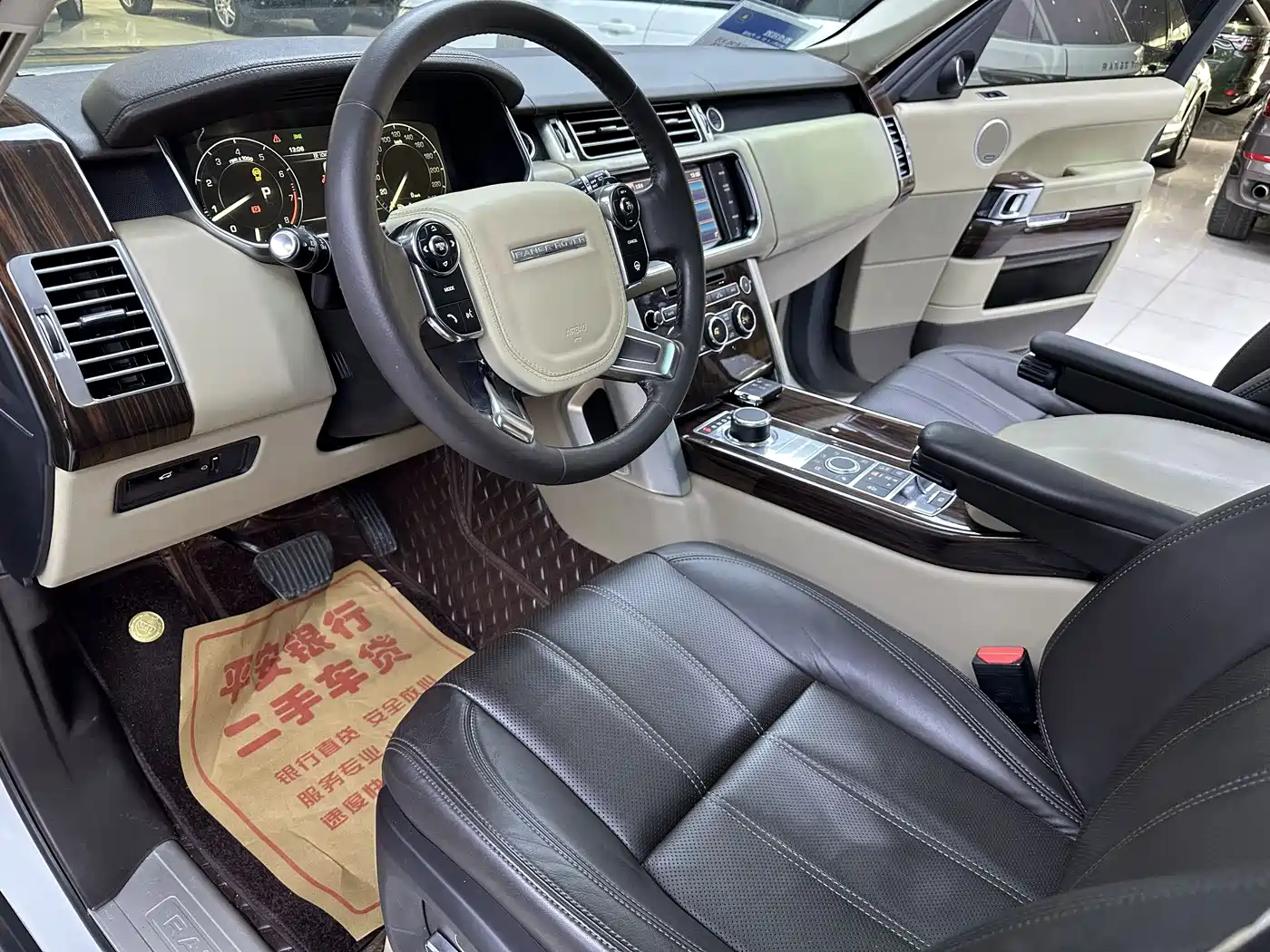 Land Rover Range Rover 2015 3.0 SC V6 Vogue фото 7