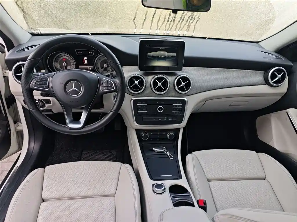 Mercedes-Benz GLA 2016 GLA 200 Dynamic фото 10