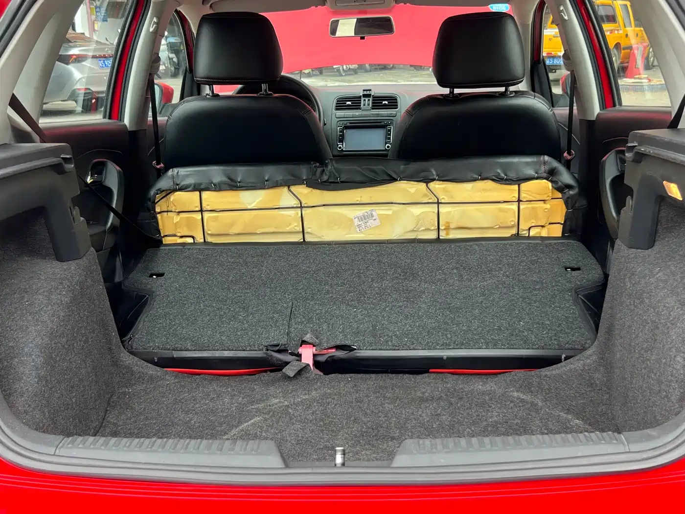 Volkswagen Polo 2013 1.4L Manual Trend Edition фото 14