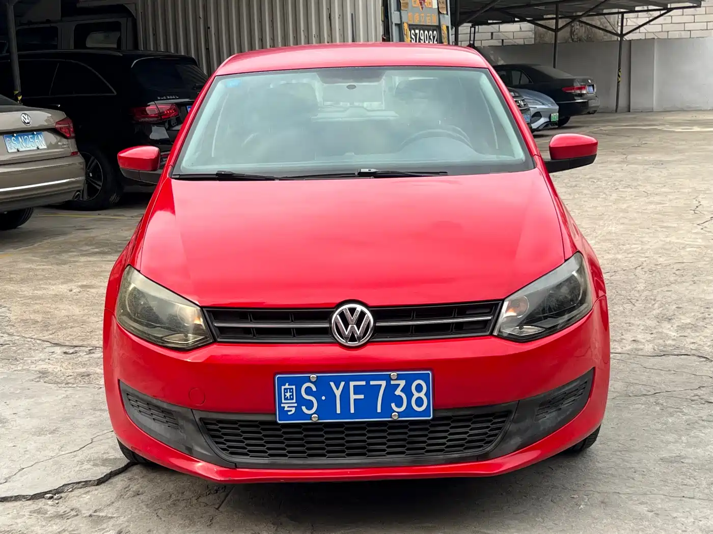 Volkswagen Polo 2013 1.4L Manual Trend Edition фото 2