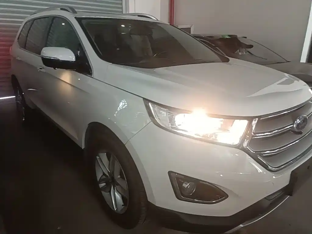 Фото 4 - Ford Edge