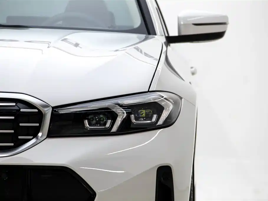 BMW 3 Series 2025 325Li M Sport Package фото 10