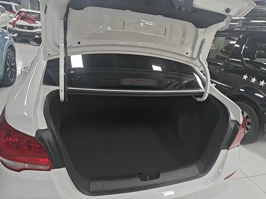 Photo 19 - Chevrolet Cavalier