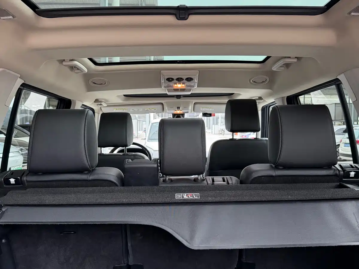 Land Rover Discovery 2013 3.0 SDV6 HSE Diesel фото 9