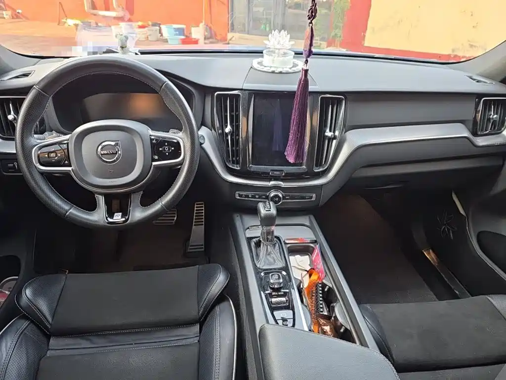 Фото 13 - Volvo XC60