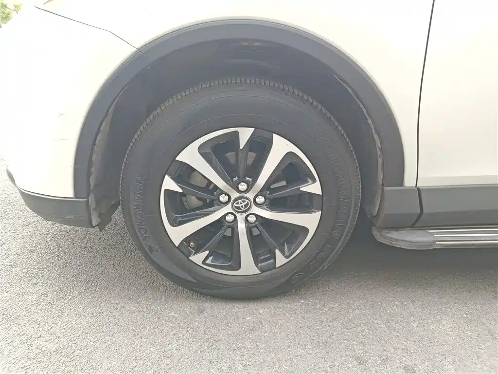 Toyota RAV4 Rongfang 2016 2.0L CVT 2WD Urban (China V) фото 23