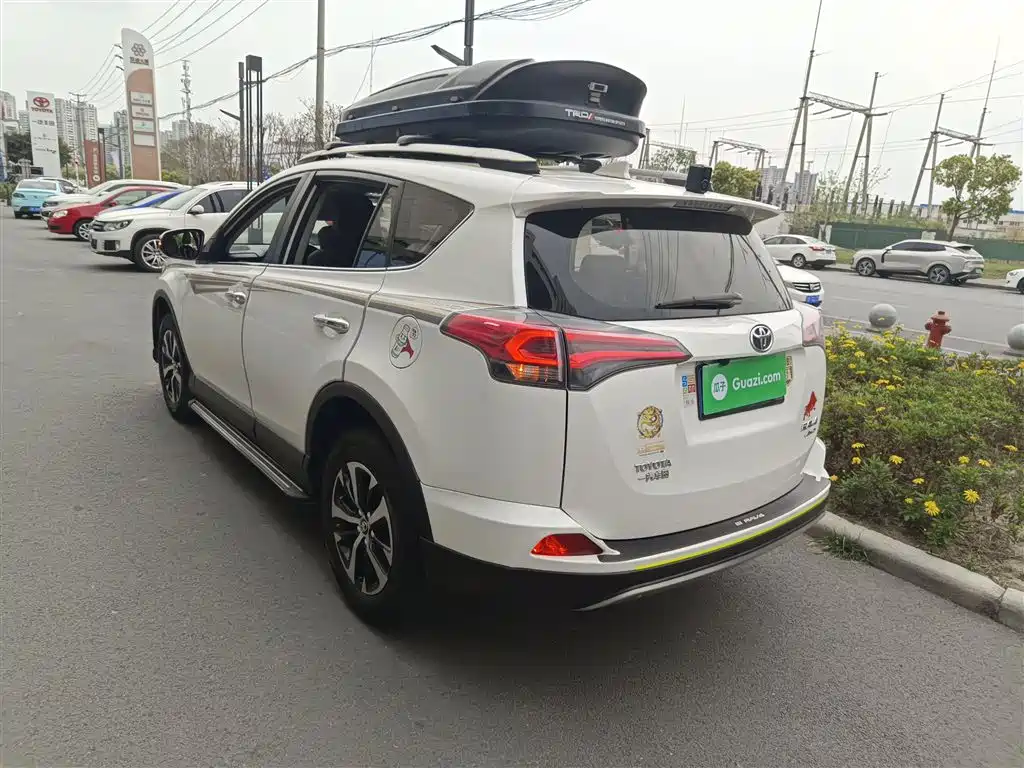 Toyota RAV4 Rongfang 2016 2.0L CVT 2WD Urban (China V) фото 5