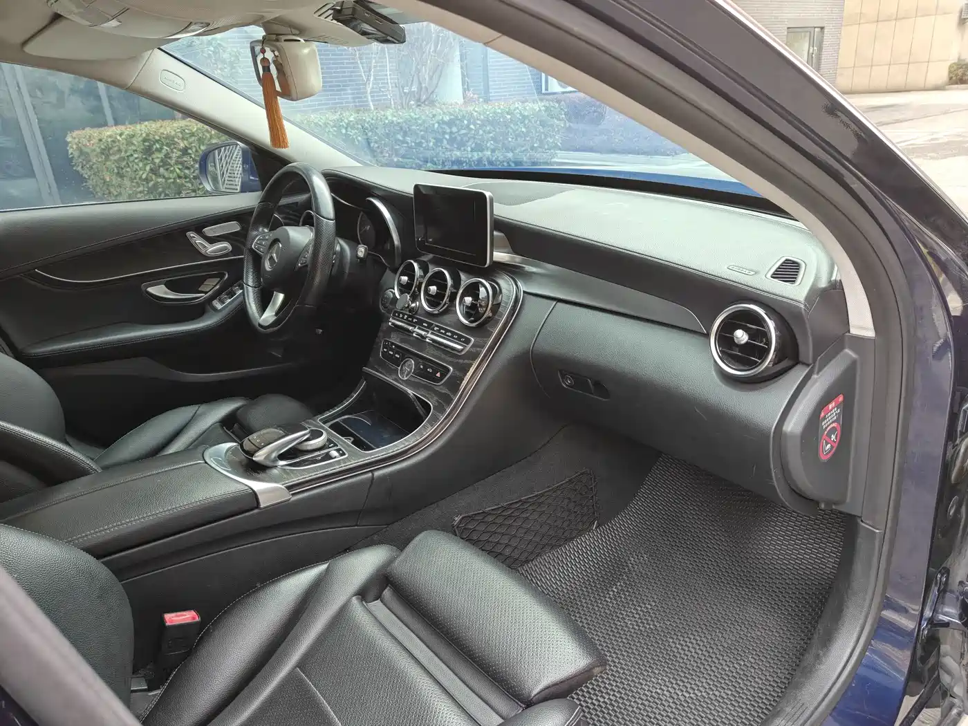Mercedes-Benz C-Class 2015 Facelift C 200 L Sport фото 17