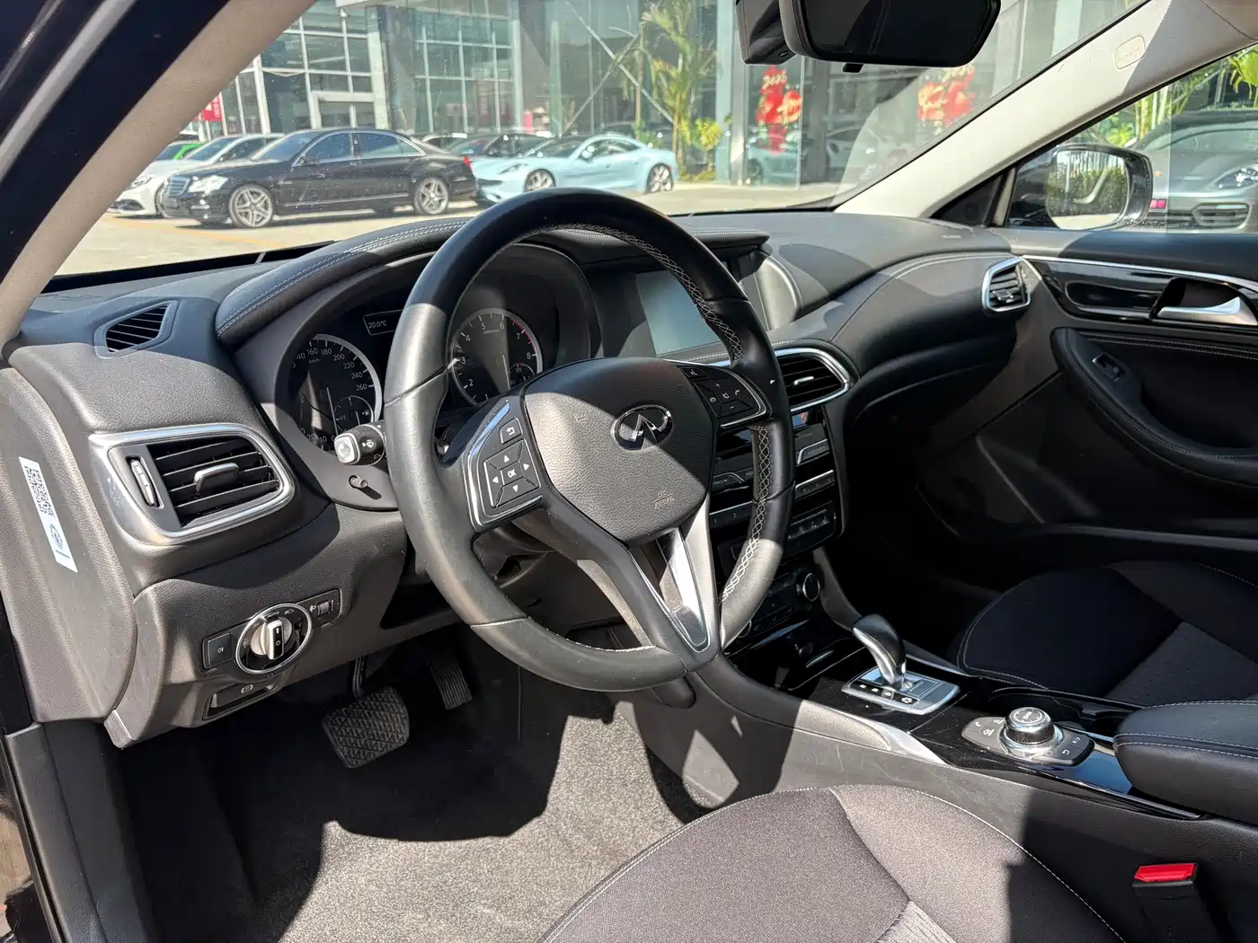 Infiniti QX30 2017 2017 1.6T 2WD Fashion Edition