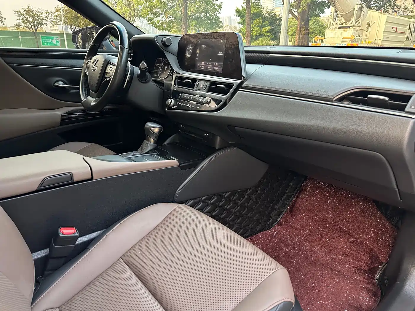 Lexus ES 2022 200 Excellence Edition фото 9