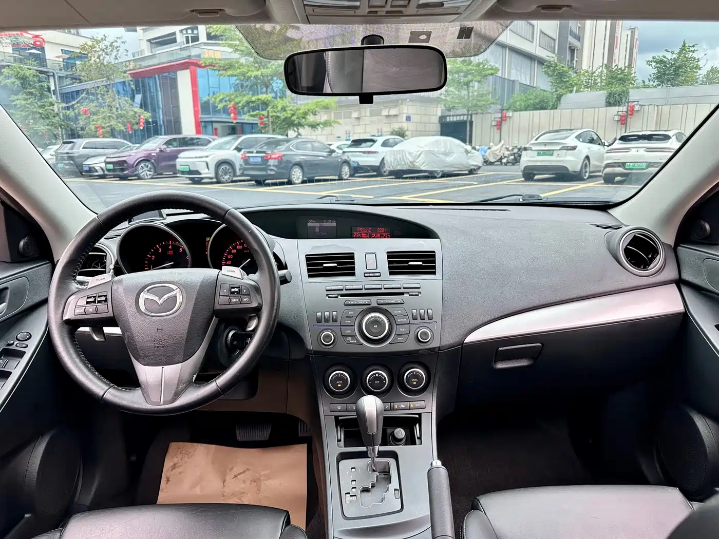 Mazda Mazda3 Axela 2013 2012 Hatchback 2.0L Automatic Luxury