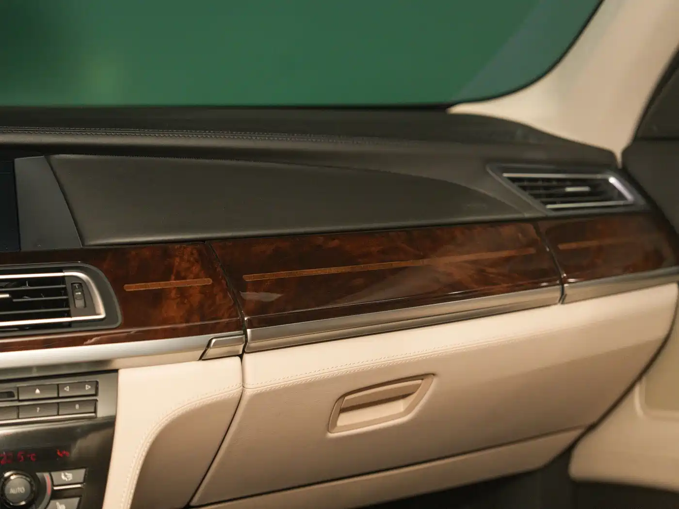 BMW 7 Series 2012 760Li 25th Anniversary Limited Edition фото 12