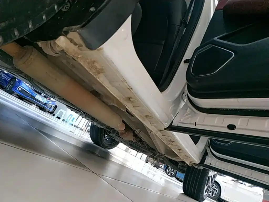 Photo 21 - Changan CS85