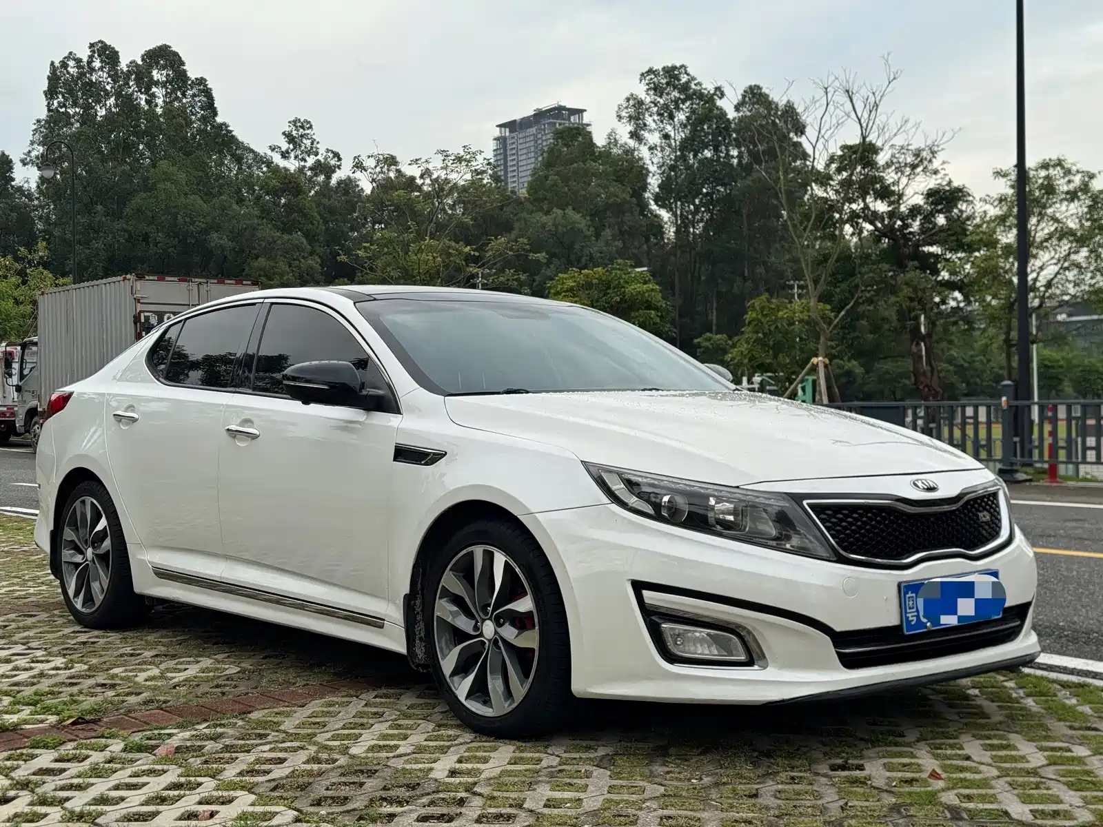 Фото 3 - Kia K5