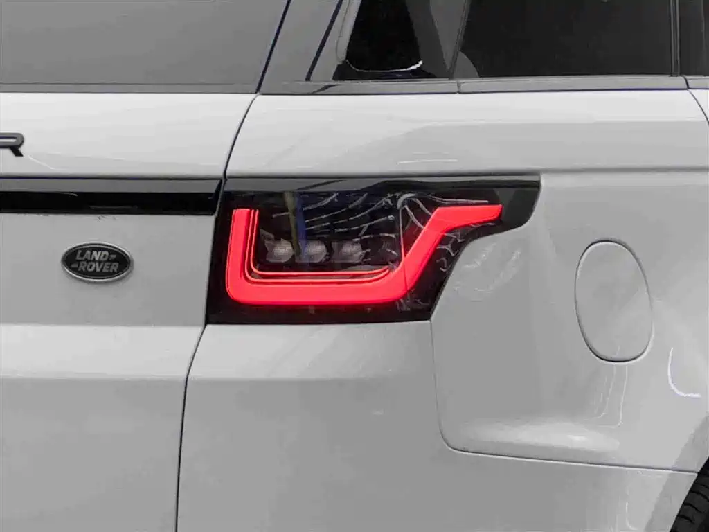 Land Rover Range Rover Sport 2022 3.0 L6 Gloss Black Edition фото 21