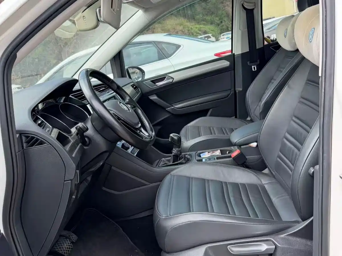 Фото 3 - Volkswagen Touran