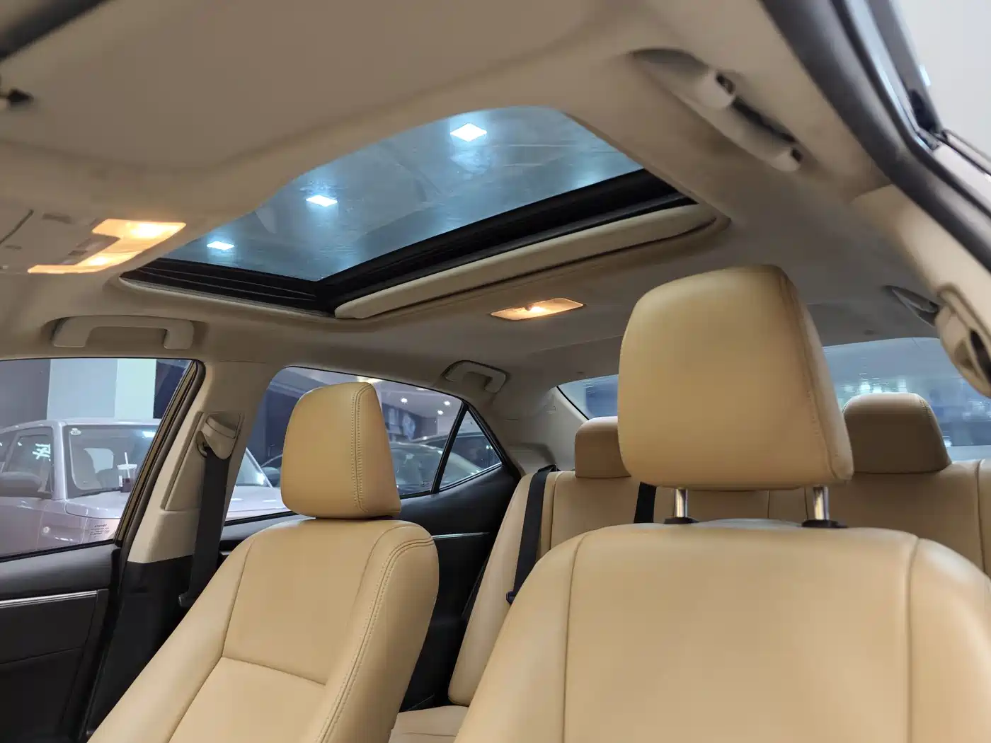 Toyota Levin 2016 Hybrid 1.8H GS E-CVT Elite Sunroof фото 12