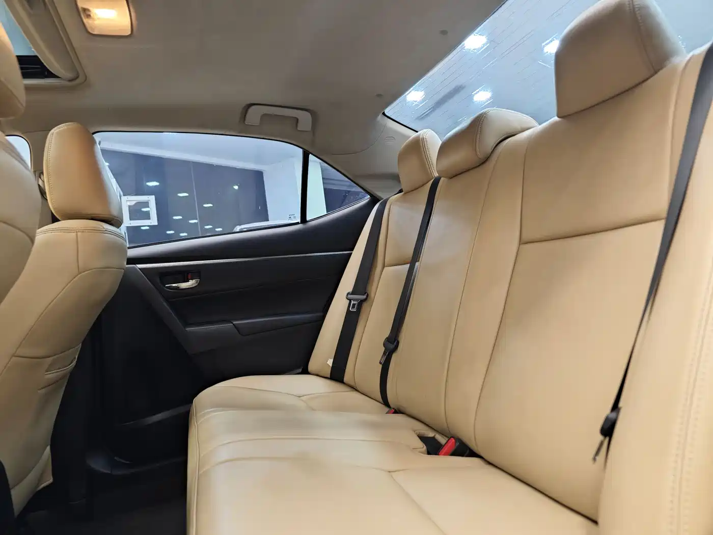 Toyota Levin 2016 Hybrid 1.8H GS E-CVT Elite Sunroof фото 22