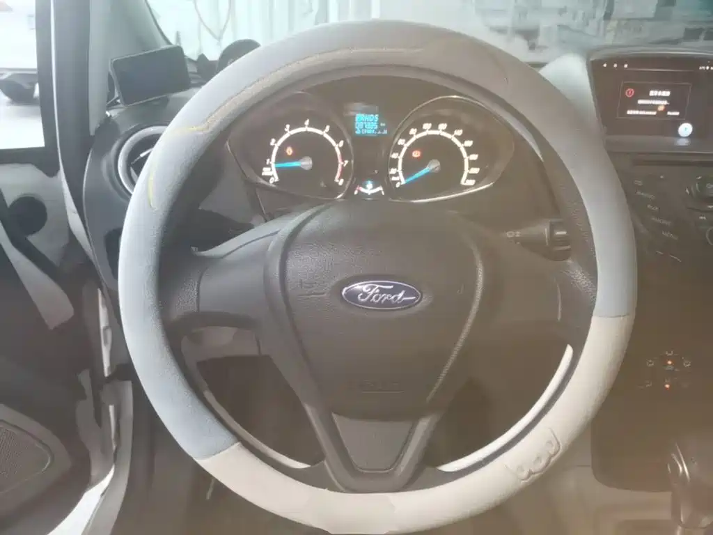 Ford Fiesta 2015 2013 Sedan 1.5L Automatic Fashion