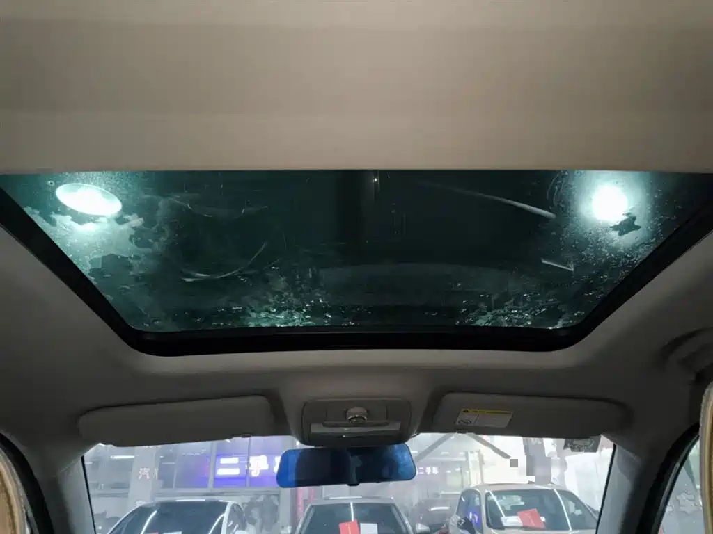 ROEWE RX5 NEW ENERGY