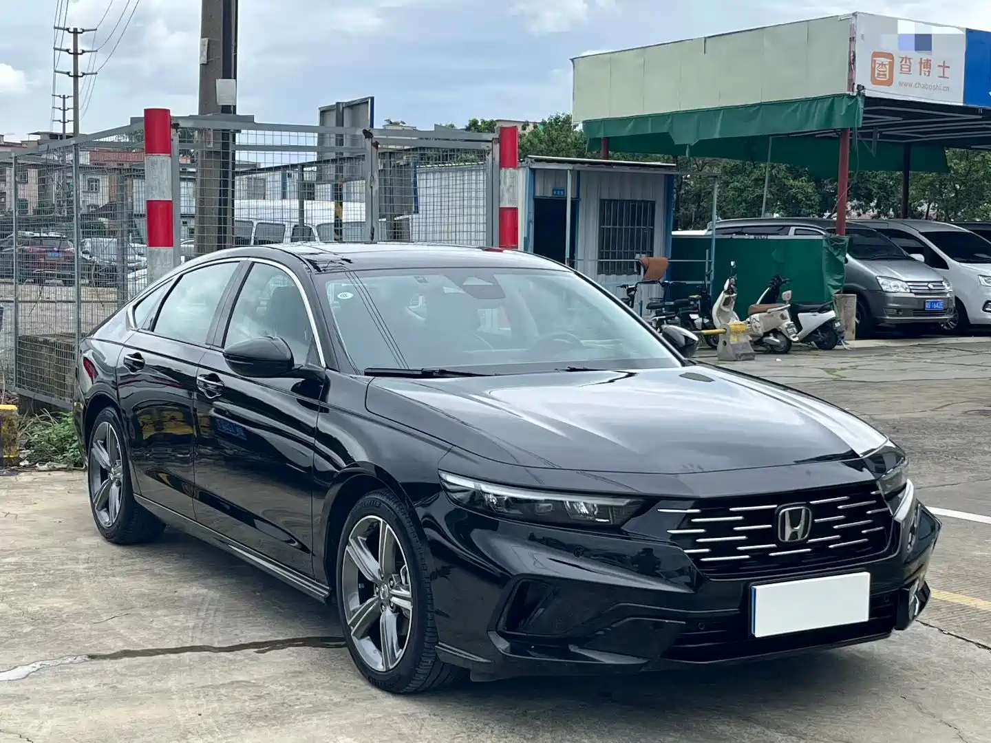 Фото 3 - Honda Accord